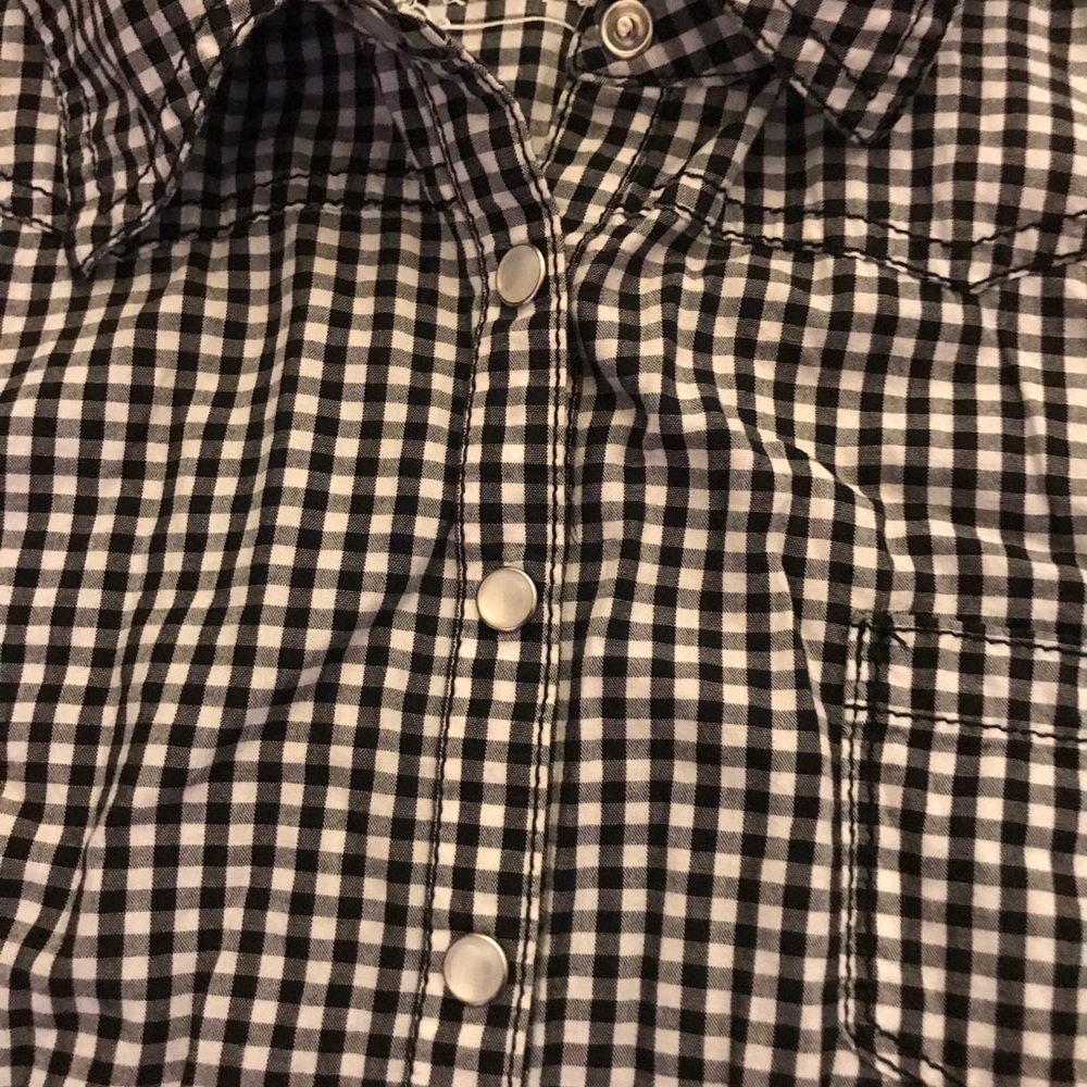 New Guess shirt. Size xl. Black and white.